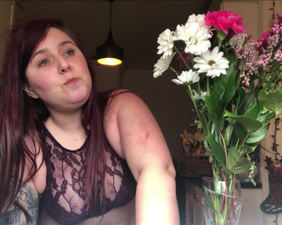 Embermae - Making Peanut Butter Toast Sexy, Food, Eating, BBW, Chubby, Gaining Weight, ManyVids