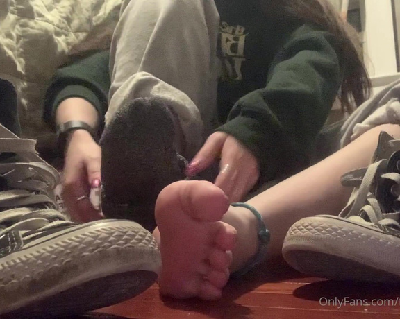 Footsie-Worship - Be a good boy  rub my feet,  Solo, Amateur, Feet