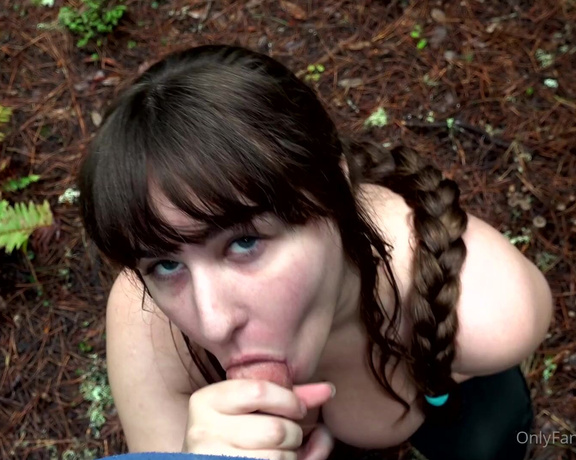 Nsfwleia - Blowjob While Out Mushrooming I2 (07.11.2021)