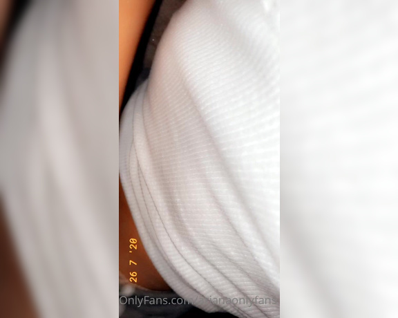 Arianaonlyfans - Titties before sleep VQ