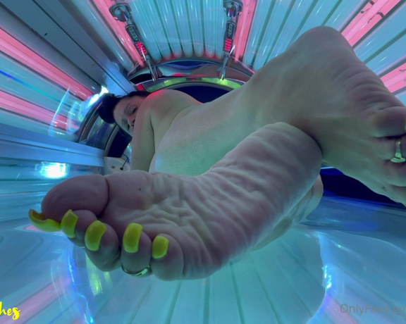 SnowyArches - Nothing sexier than tanning bed Wrankles.