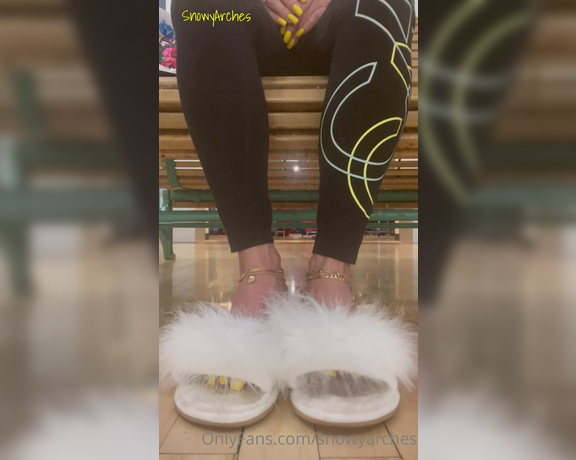 SnowyArches - I love showing these sexy toes in public. I wonder if anyone noticed what