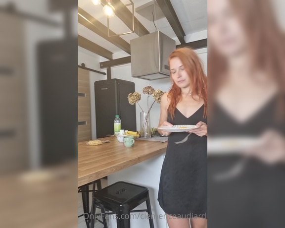 Clemence audiard  - Good morning! Me every morning in the kitchen do you like sexy my dancing