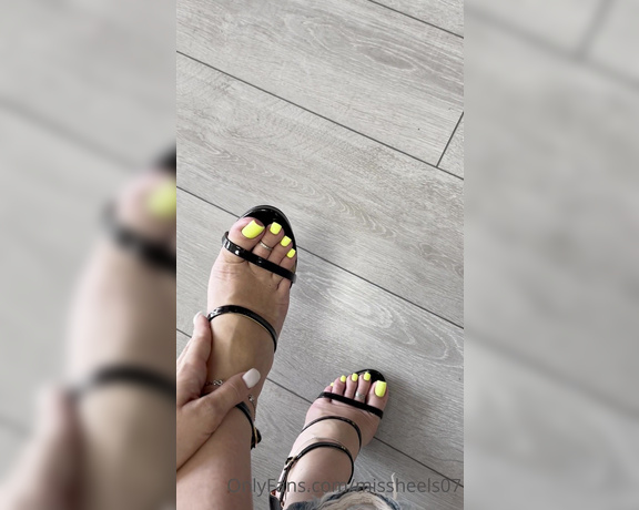 Missheels07  - My new yellow with beautiful heels