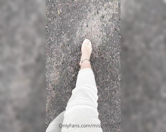 Missheels07  - More walking videos