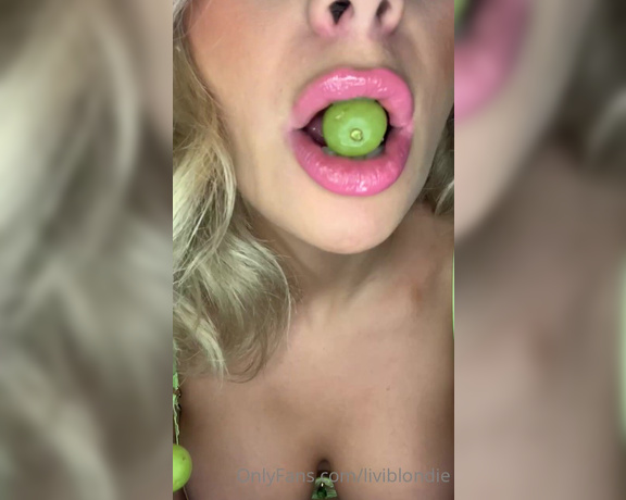 Livimawie - What’s your favorite fruit Check your messages for a little extra surprise vid