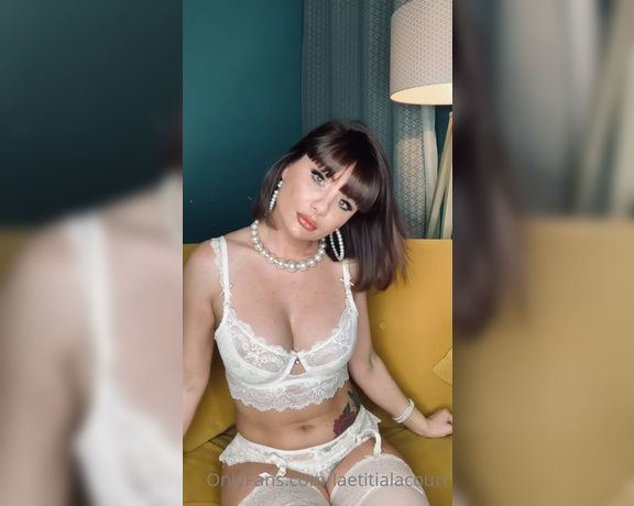 Laetitialacourt - J’adore secouer mes seinsI love rocked my boobs