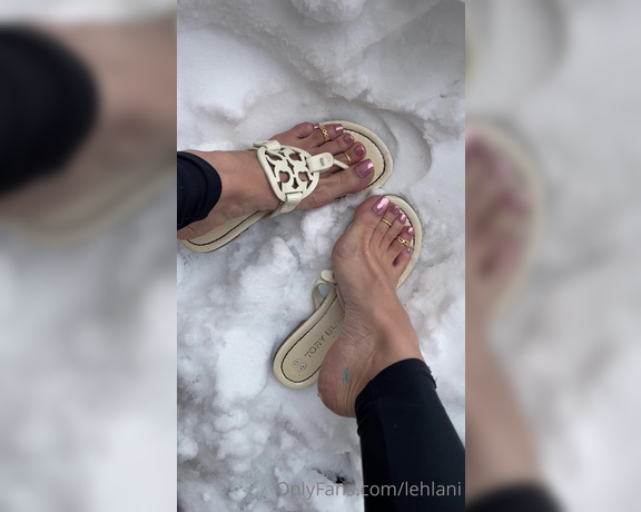 Lehlani - Freezing my pretty little toes off for u