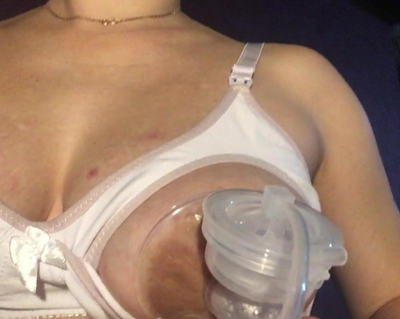 PregnantMiodelka - Gett milk from tits with breast pump, Breast Milk Pumping, MILF, Big Tits, Tit Sucking / Nipple Fetish, Bra Fetish, ManyVids