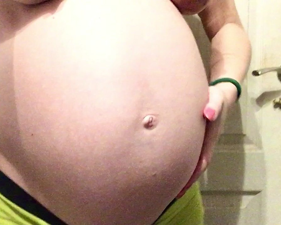 PregnantMiodelka - Pregnant 37 weeks pee desperation, Pee, Toilet Fetish, Desperation, Pregnant, Belly Fetish, ManyVids