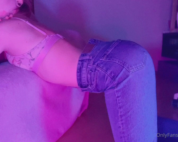 Cyber Fox OnlyFans 2022-01-05-How do these jeans fit on me Be honest Video,  Amateur, Small tits, Dildo