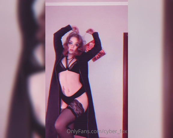 Cyber Fox OnlyFans 2020-11-10-how-do-u-like-my-witch-look Video,  Amateur, Small tits, Dildo
