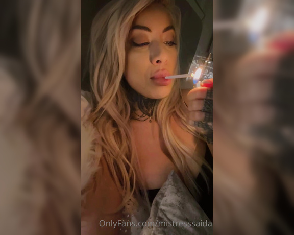 Mistress Saida - Natural in my bed , smoking before sleep