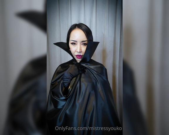 Mistress Youko - If you want to touch my noble satin cape, you need to sacrifice yourself and beg me hard.
