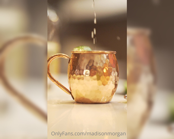 Madison Morgan - Playin’ naked bartender and makin’ a moscow mule for you