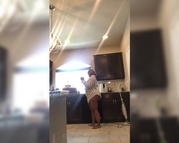 Laylamonroe -(Layla Monroe) - Let me feed you daddy cook with me on on one