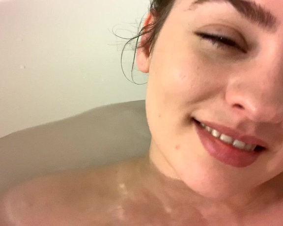 Marymoodyxxx - (Mary Moody)- Big hotel bath tubs are the best