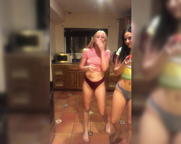 Melodyparker69 - (Melody parker) - Violet Rain  I fooling around in the kitchen