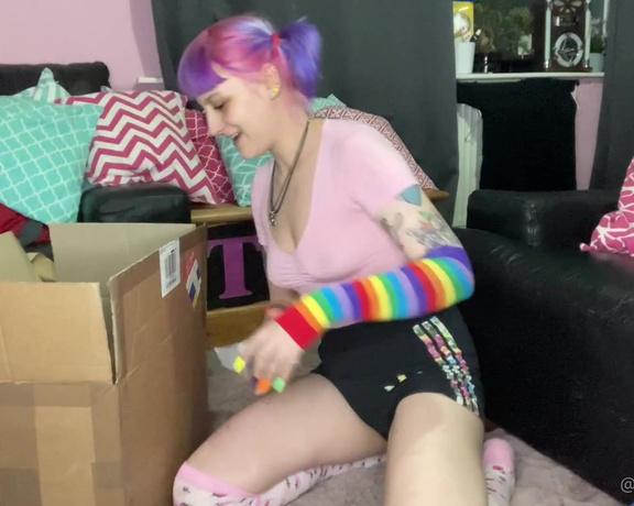 Bean_exclusive - (Alice Bean) - I got this amazing FREE toy from JohnThomasToys and it’s HUGE! Creators dm them for yours