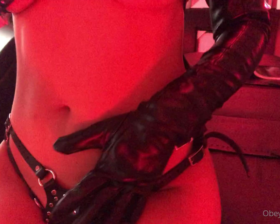 Obeymistressterra - (Dominant Mommy) - Kiss my leather glove