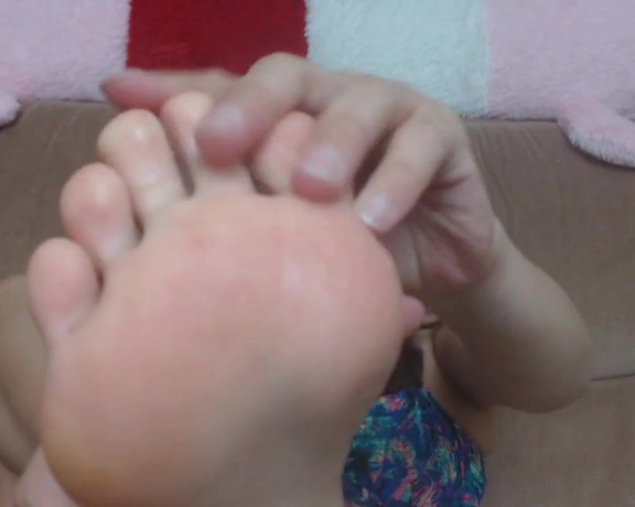 Monalovesmoaning - (Mona Flowers) - Foot Suck Also on manyvids