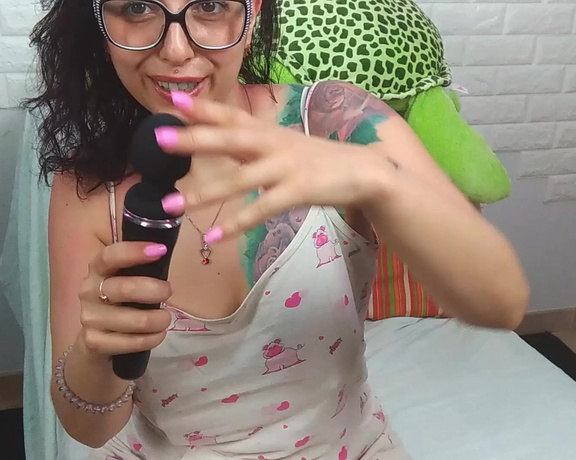 MissChillaBit - My First Squirt, Big Tits, Hitachi, Pussy Play, Squirt, Squirting, ManyVids