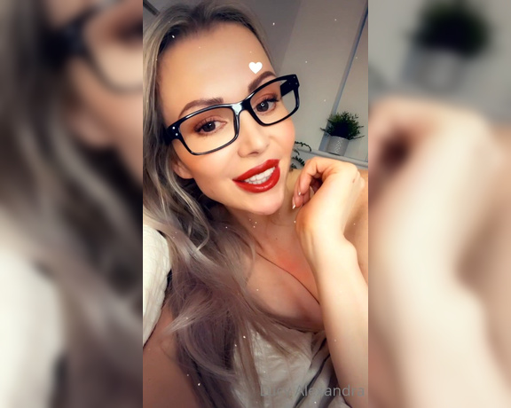Lucyalexandra - (Lucy Alexandra) - Good afternoon ! I will be answering all your messages shortly