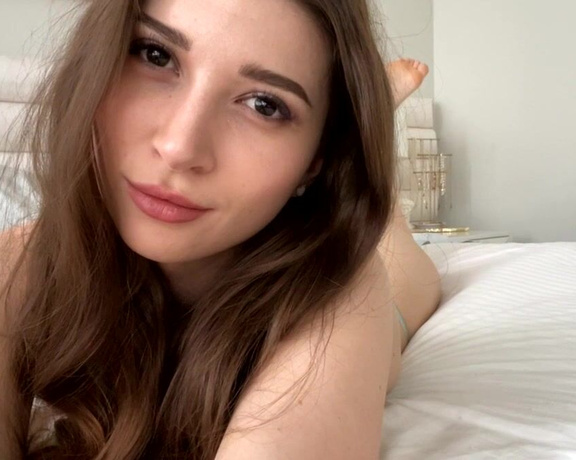 Eva De Vil - OnlyFans Face, ass, feet Gooner slave mind cannot compute Video