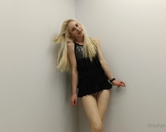 Nikki_gia_main - (Nikki Gia) - Ass dance