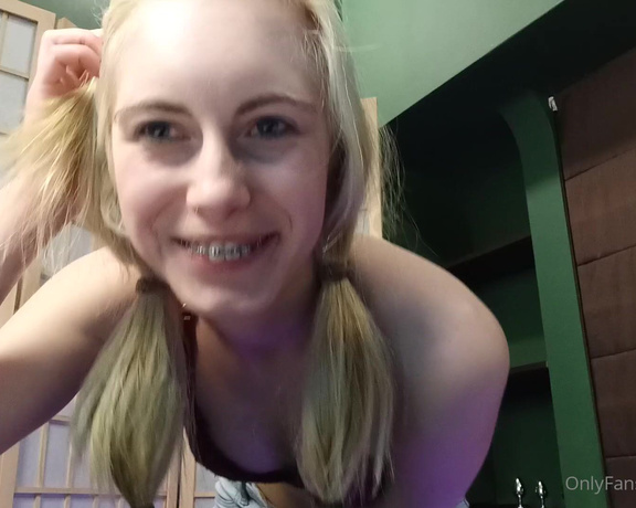 Nikki_gia_main - (Nikki Gia) - I had an appointment with an orthodontist today. It was a follow up visit.