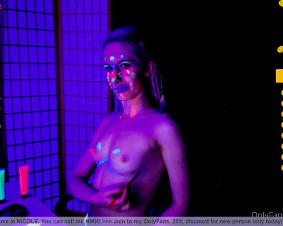 Nikki_gia_main - (Nikki Gia) - The blacklight show I always have fun painting my body. This time I used glow in the dark paints