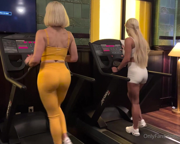 Rebeccamoreuk - (Rebecca Moreuk) - @adayinsienna and I find @sam bourne in the Gym, forget leg day this