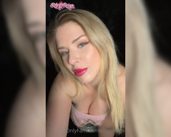 Riley - (Riley Reign) - Reign # Dildo Play I was such a horny girl yesterday I wanted to play with my dildo for you I hope you