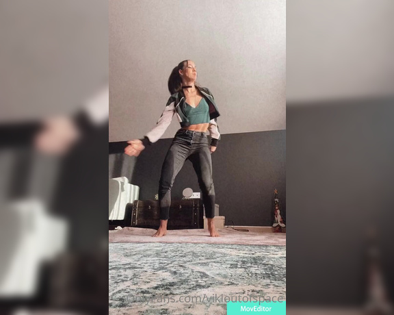Vikioutofspace (Viki Out Of Space)  OnlyFans Video1