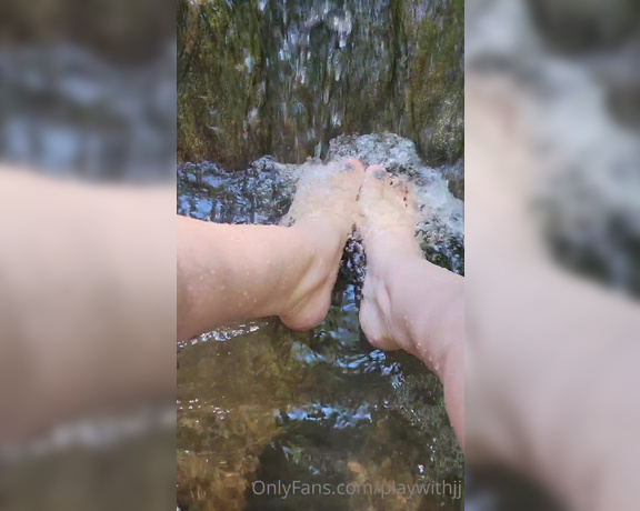 Playwithjj - Soothing sounds and cool water, my tootsies enjoyed it immensely