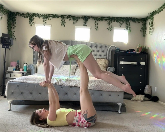 Alainataylor - (Alaina Taylor) - Amethyst and I are starting acrobatic yoga together as a pair! We’re gonna get soo flexible