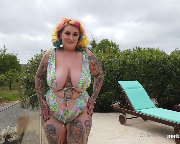 Nothingbutcurves - FINALLY Galda strips and spreads herself on camera  @galdalou