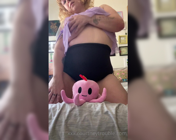 Courtneytrouble - (Courtney Trouble) - ONLYFANS, I MADE YOU AN EXCLUSIVE TEASE VIDEO! squeezing, crushing, and fluffing my soft squishy