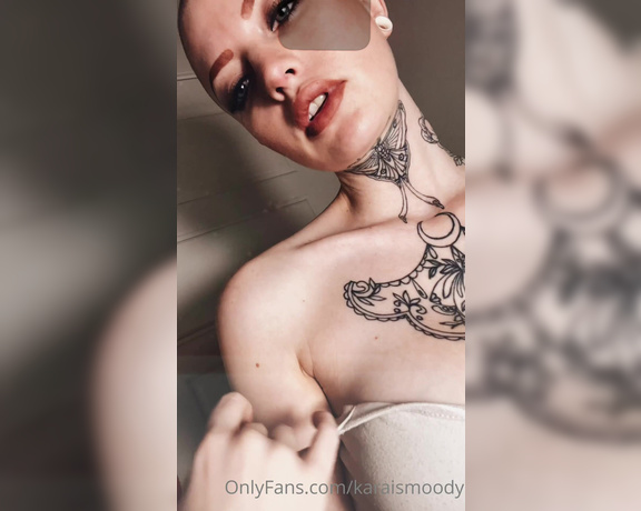 Karaismoody (Kara is moody) Onlyfans Video50