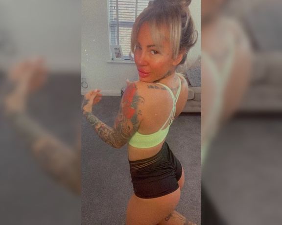 Sallieaxl - Let’s start this morning work out , get you boys hot and sweaty
