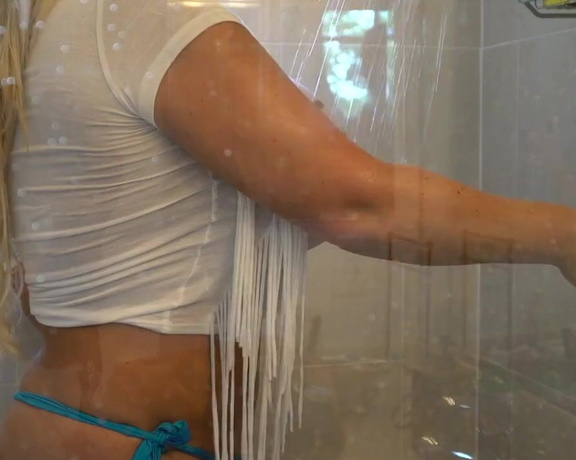 Victoriavale - (Victoria Vale) - New Hot Shower video just posted!!!