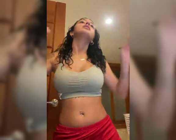 Malu Trevejo (@malutrevejo18) Onlyfans Video9