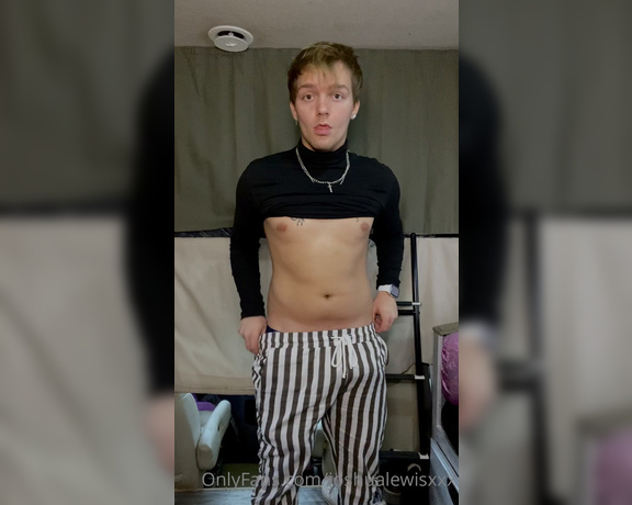 Joshualewisxxx - (Joshua Lewis) - Do you want me to pull my pants off