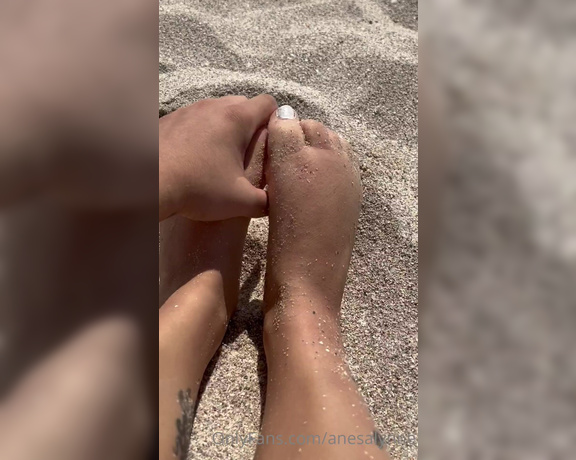 Anesalynne - Just Laying with my toes in the sand What’s colors your favorite (Sending naked pics laterr 2