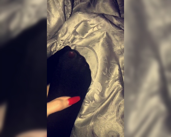 Aysh32jx - (Aysha) - Much Requested Foot Fetish & Pussy Play Video In Black Tights