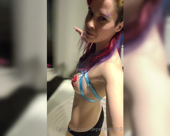 Depechegirl10 - (Evelyn Green) - When you have a huge hottub in your hotel bedroom because one of your best submissives