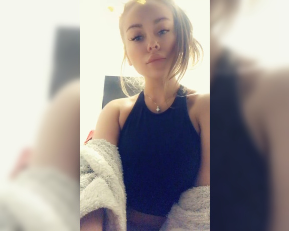Willowsky -  Waking up from a nap not knowing what day it is but still wanting cum on my tits,  Big tits
