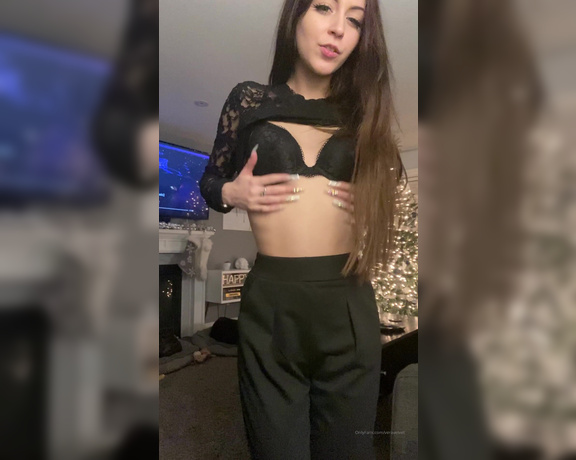 VeraVelvet OnlyFans Leaks - At_my_parents_Video,  Amateur