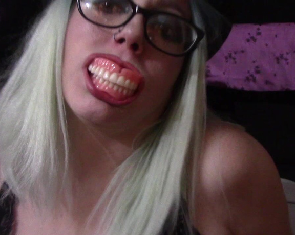 GoddessZora - Double Delight Vol 1 Ass and Teeth, Teeth, Ass, Ass Fetish, MILF, Eye Glasses, ManyVids