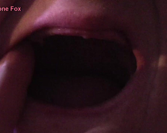 GoddessZora - Where has all the glue gone, Mouth Fetish, Close-Ups, MILF, Lip Fetish, Blonde, SFW, ManyVids